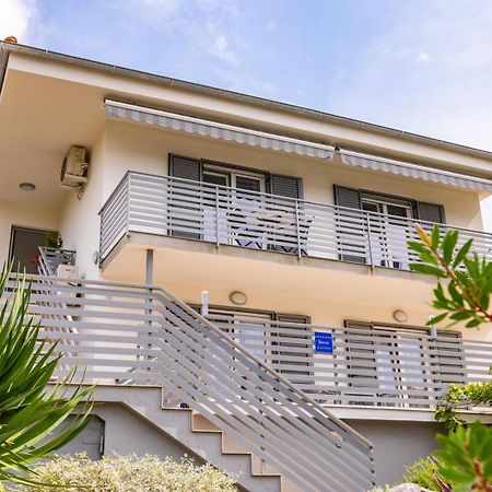 Apartments Pivas Malinska Exterior photo