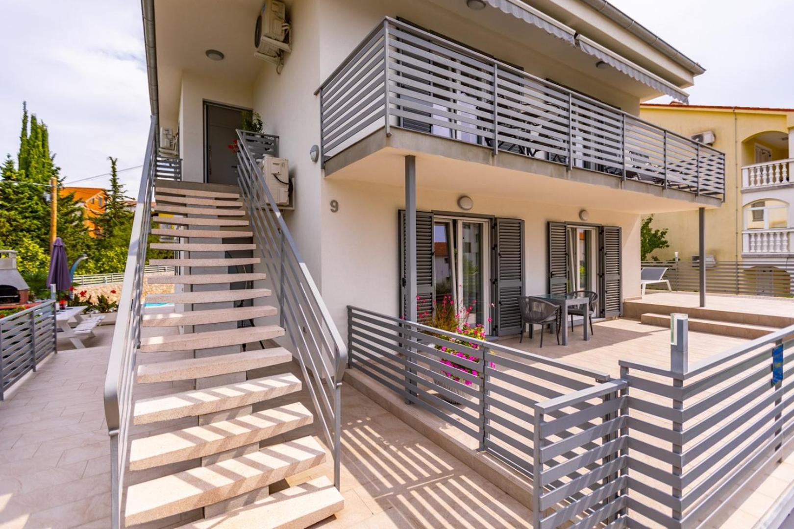Apartments Pivas Malinska Exterior photo