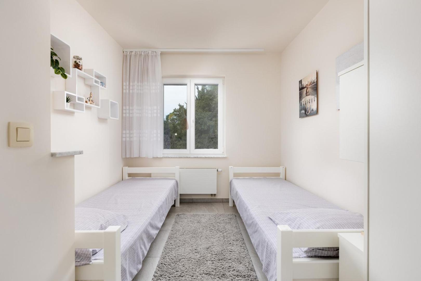 Apartments Pivas Malinska Exterior photo