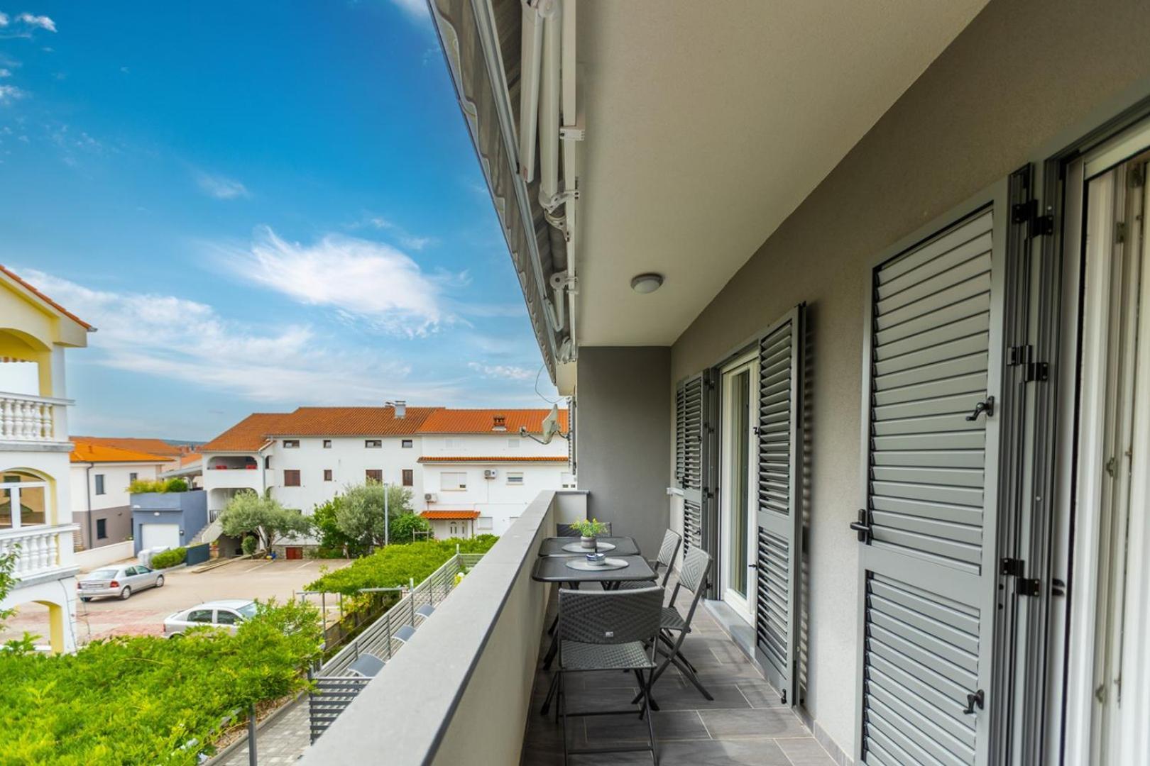 Apartments Pivas Malinska Exterior photo