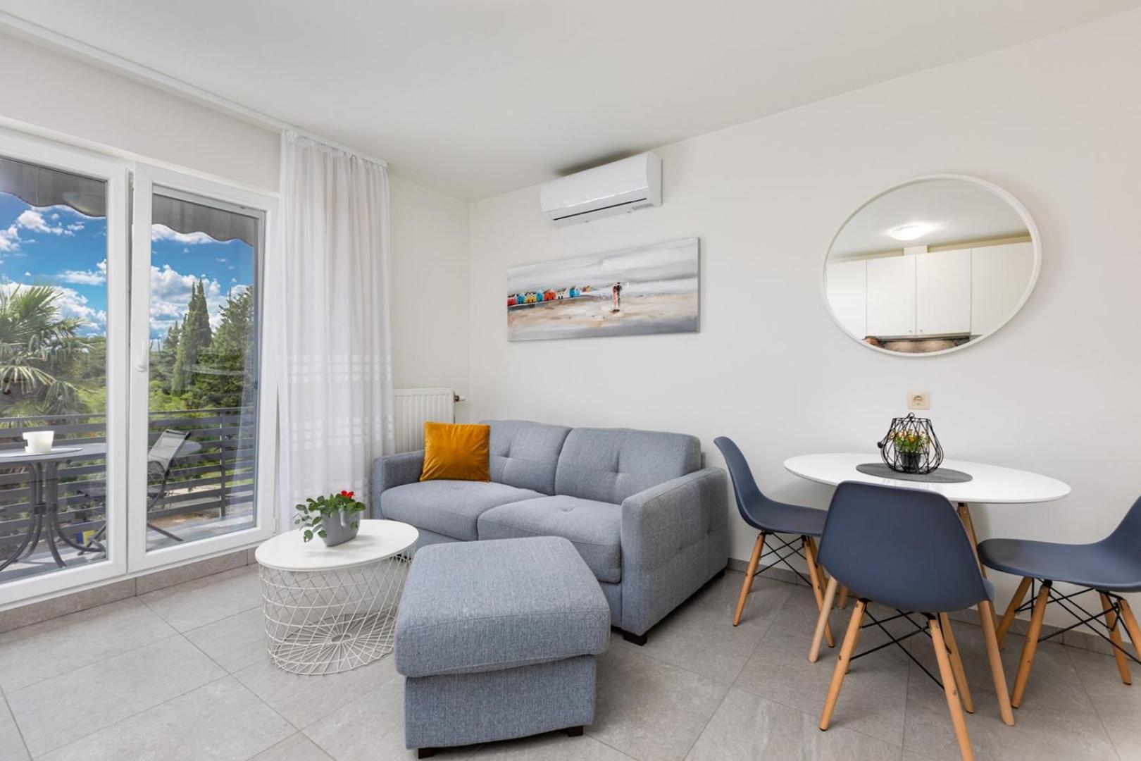 Apartments Pivas Malinska Exterior photo